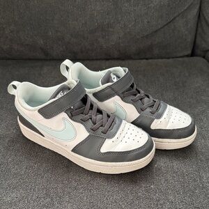 Nike Court Borough Low sneakers